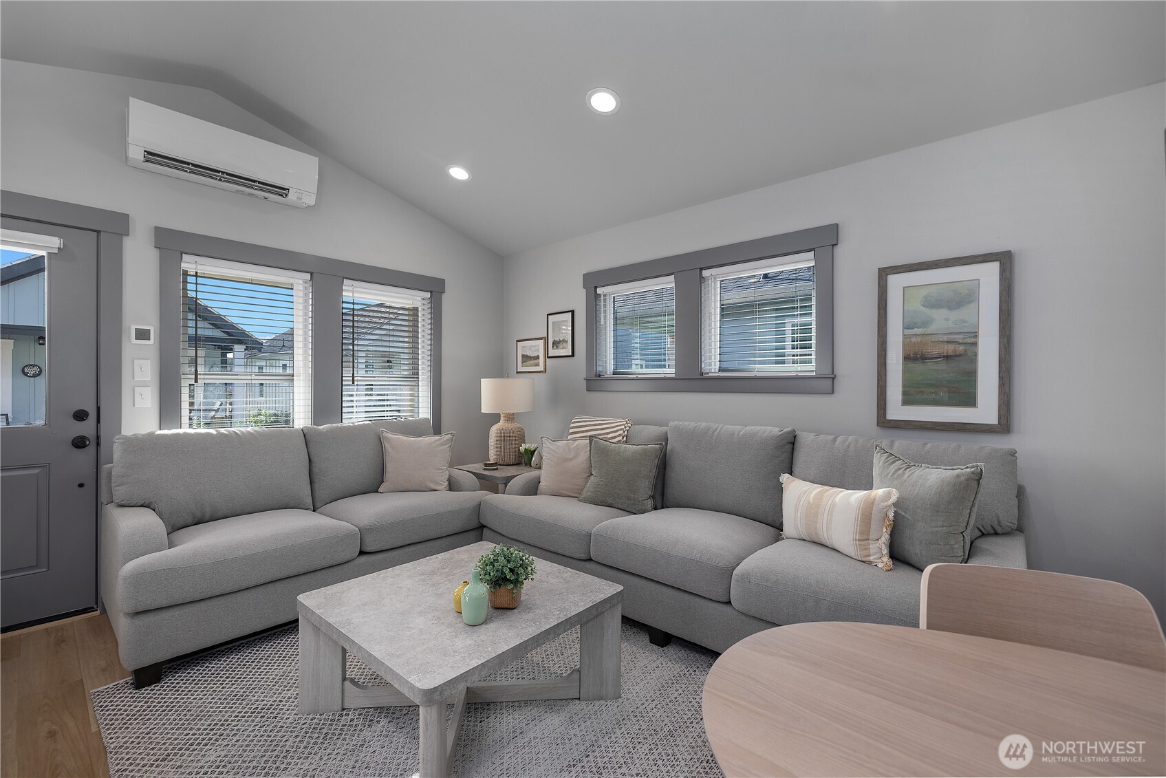 22 Bungalow Loop