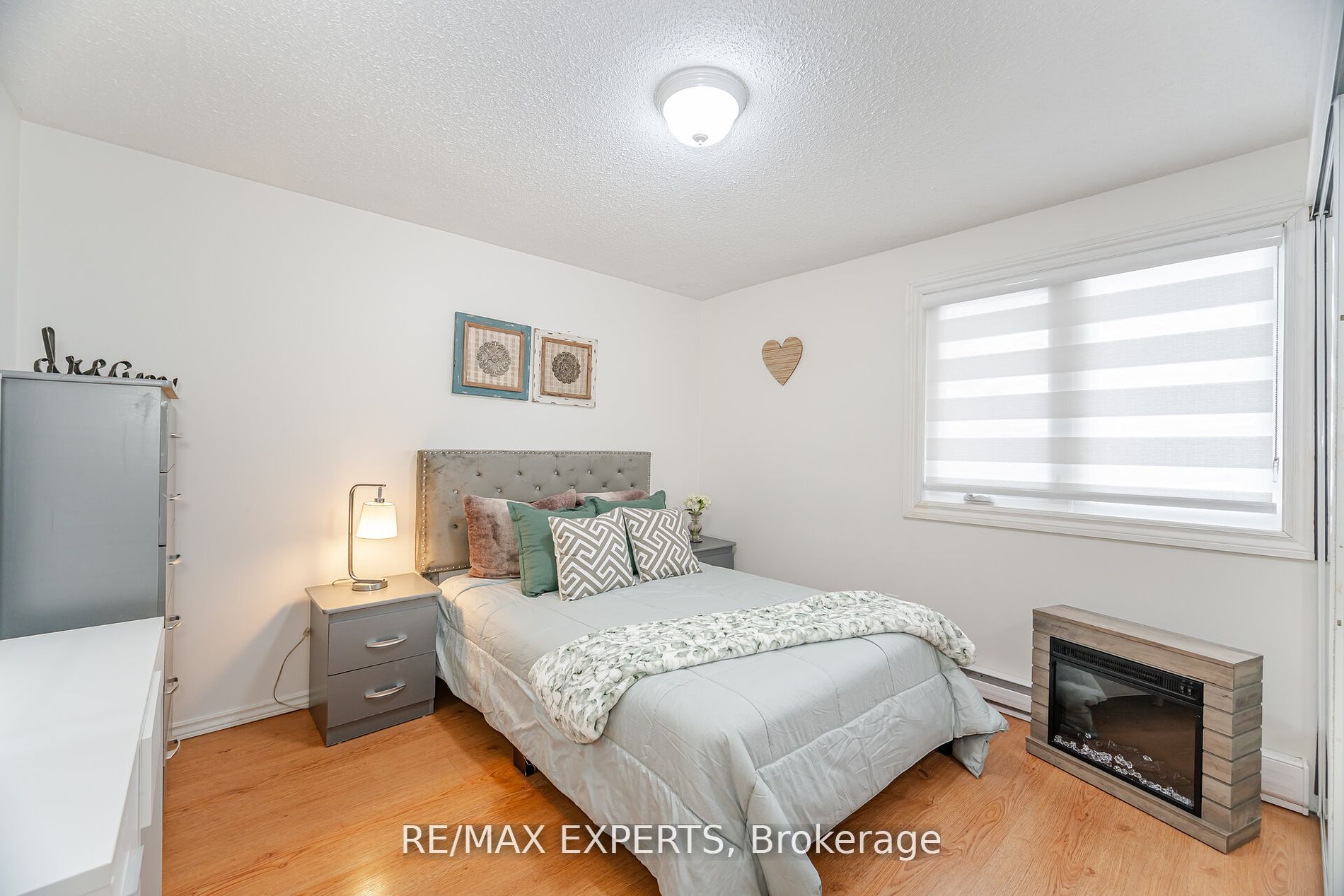 9 Grand River Crt