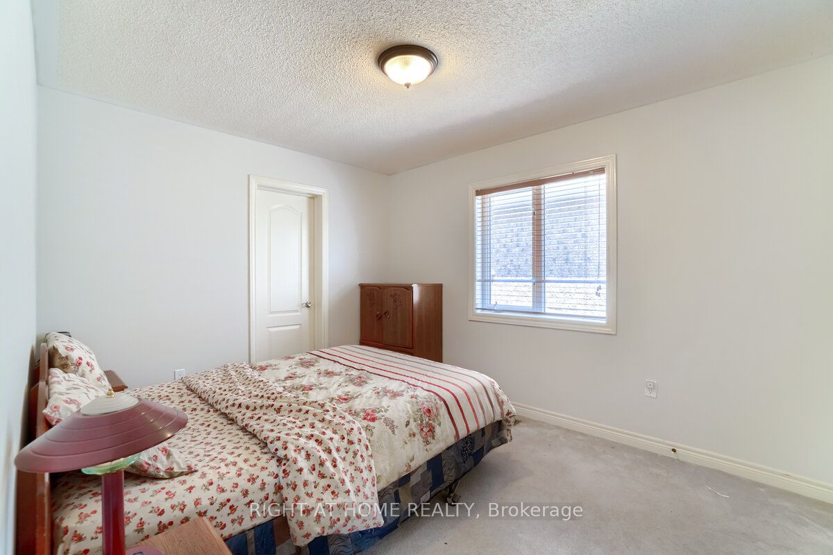 3020 Hawktail Cres L5M 6W3