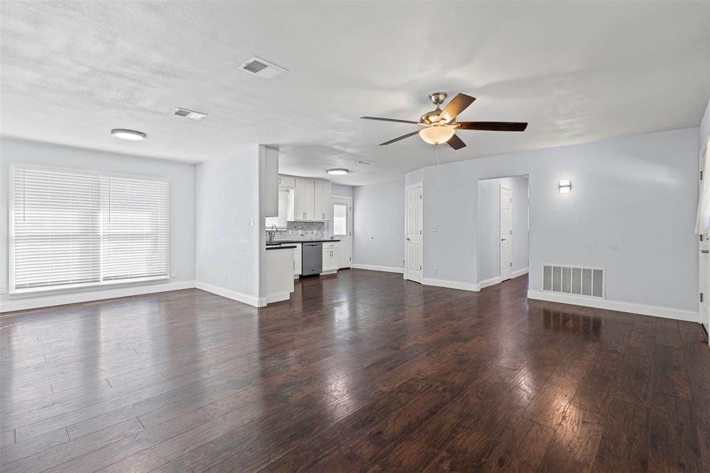 3350 Kingsbury Avenue