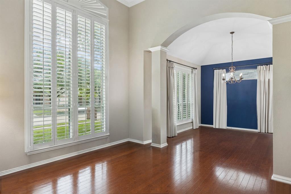 1105 Easton Lane