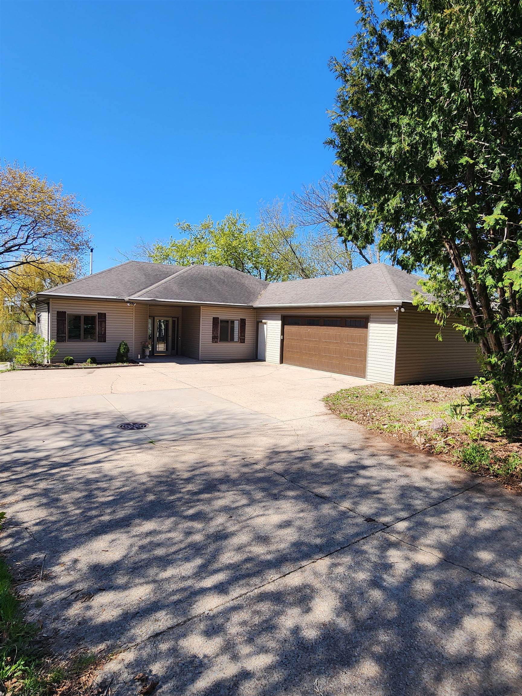 523 W Main Street