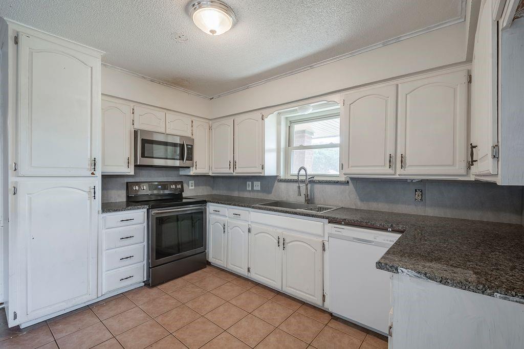1508 Hollowbrook Court