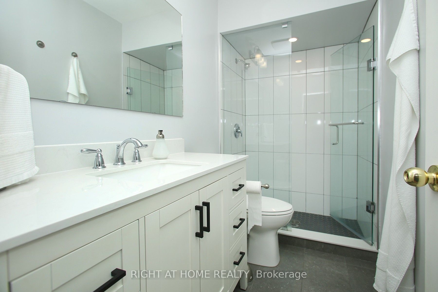 339 E Sheppard Ave 2