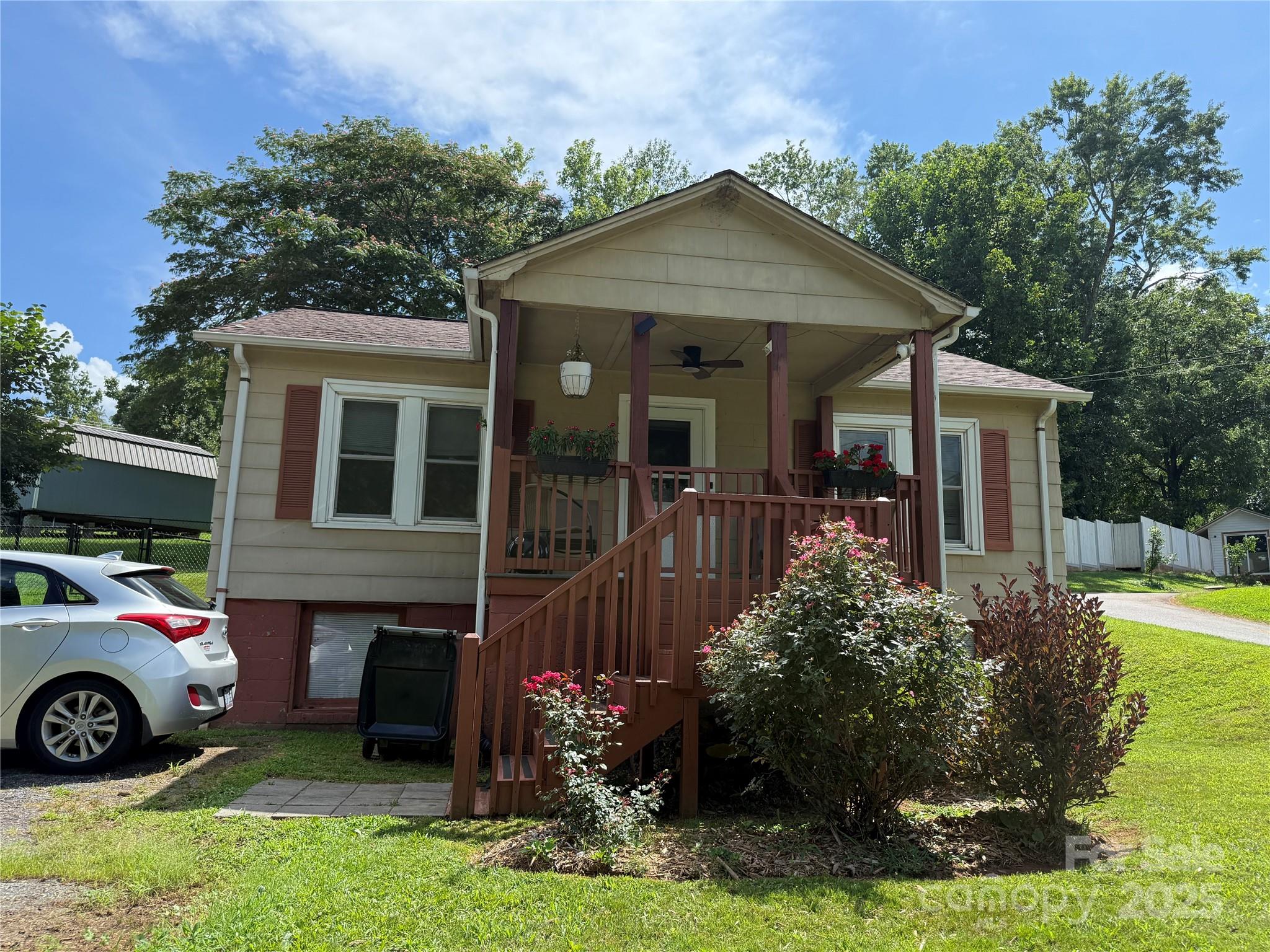 1492 Overlook Drive