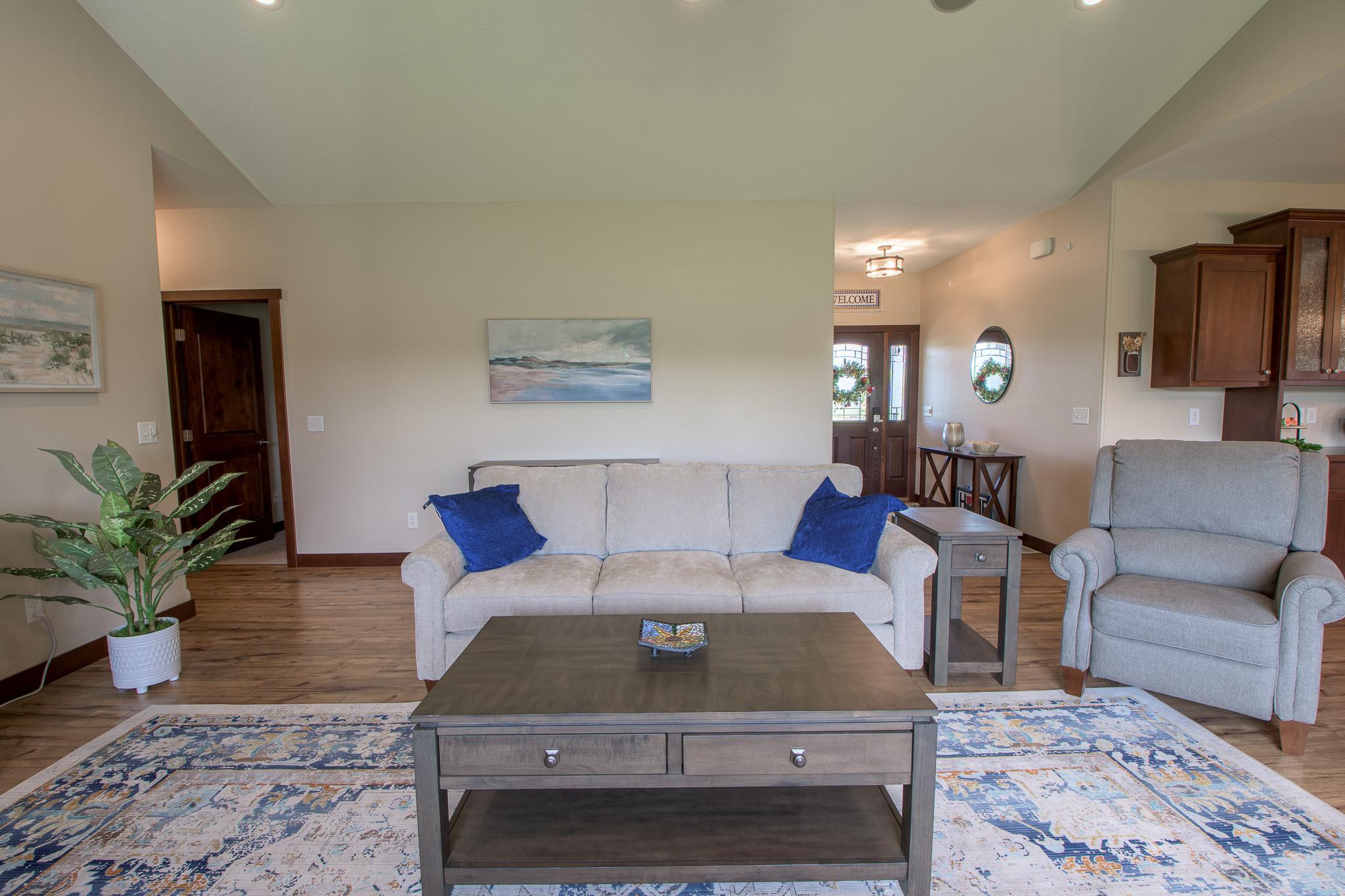 2142 Monarch Court