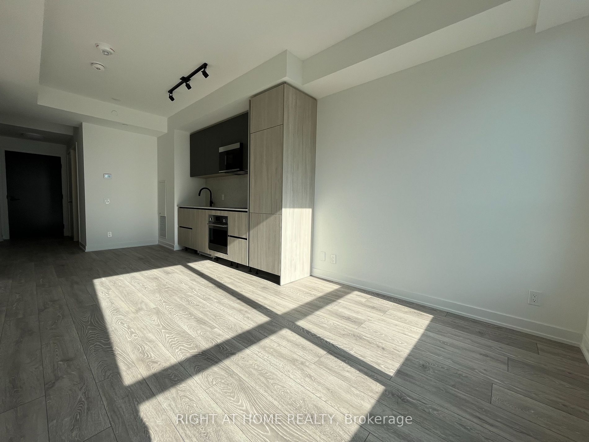 108 Peter St 2608
