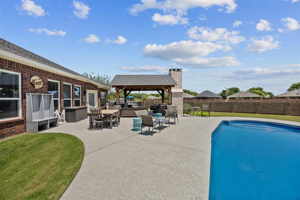 705 Eagle Court