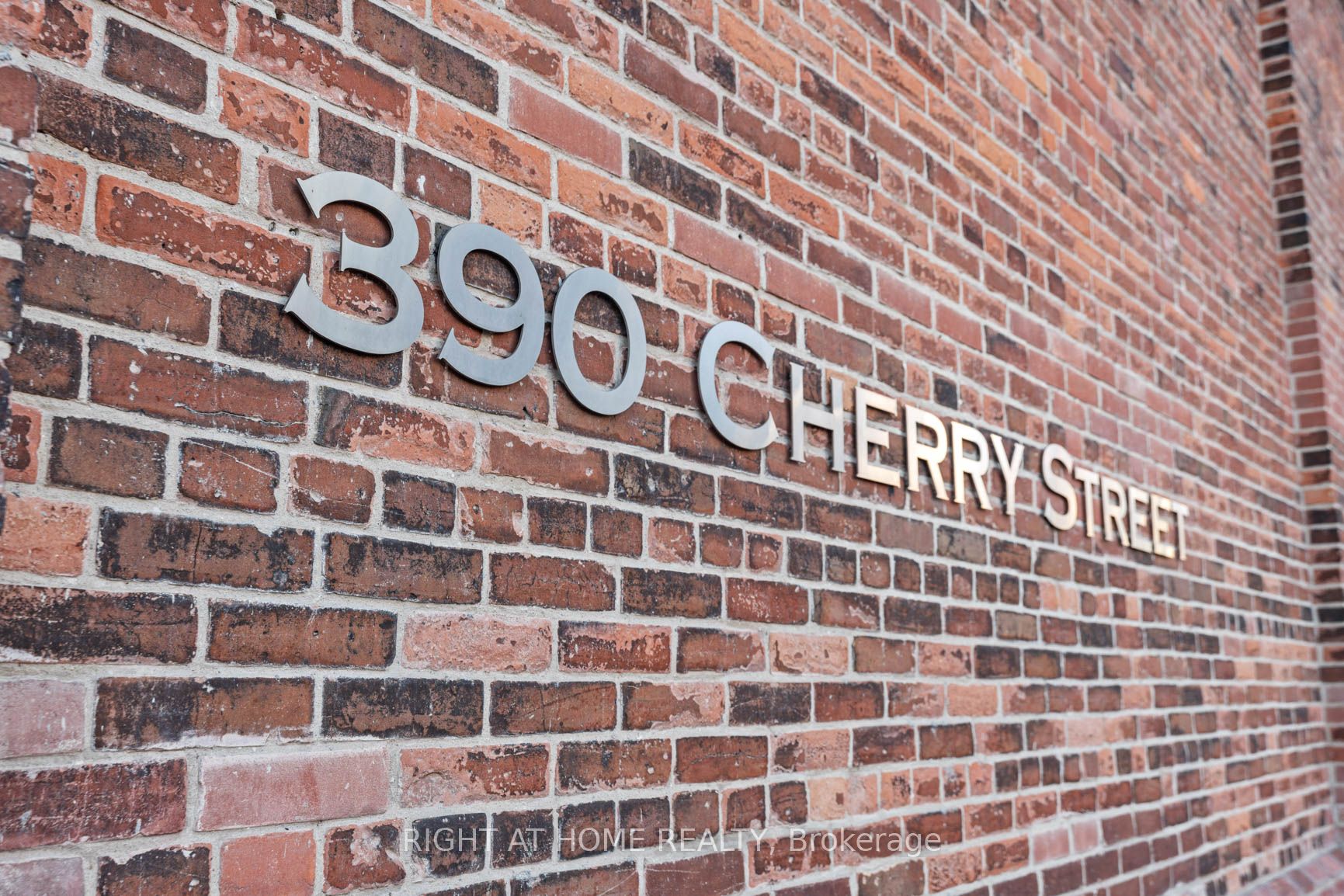 390 Cherry St 2501