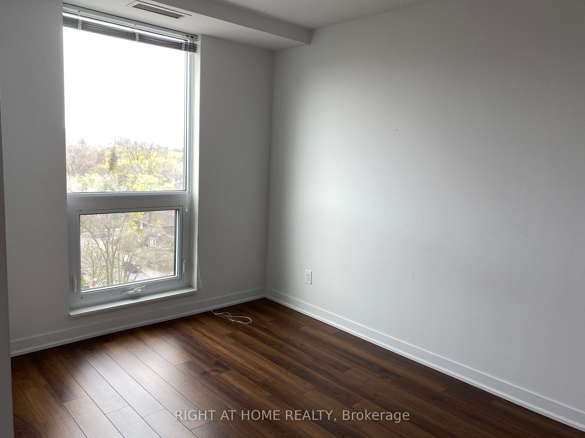 60 Berwick Ave 806