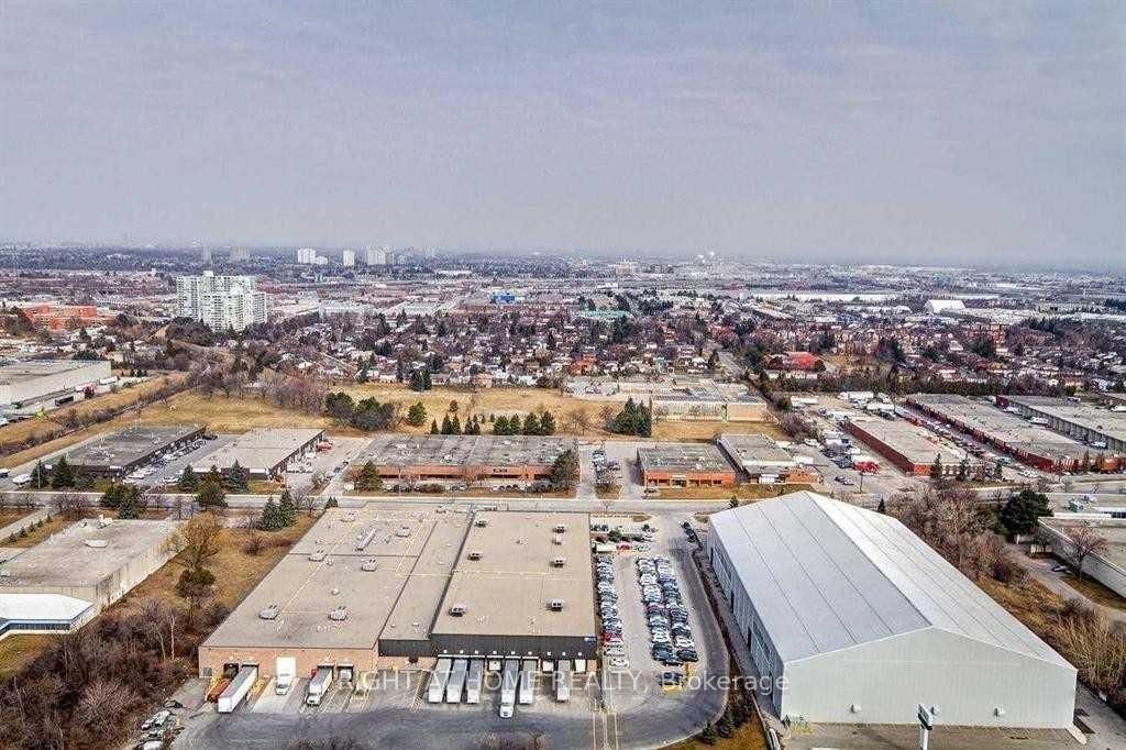 38 Lee Centre Dr Ph307