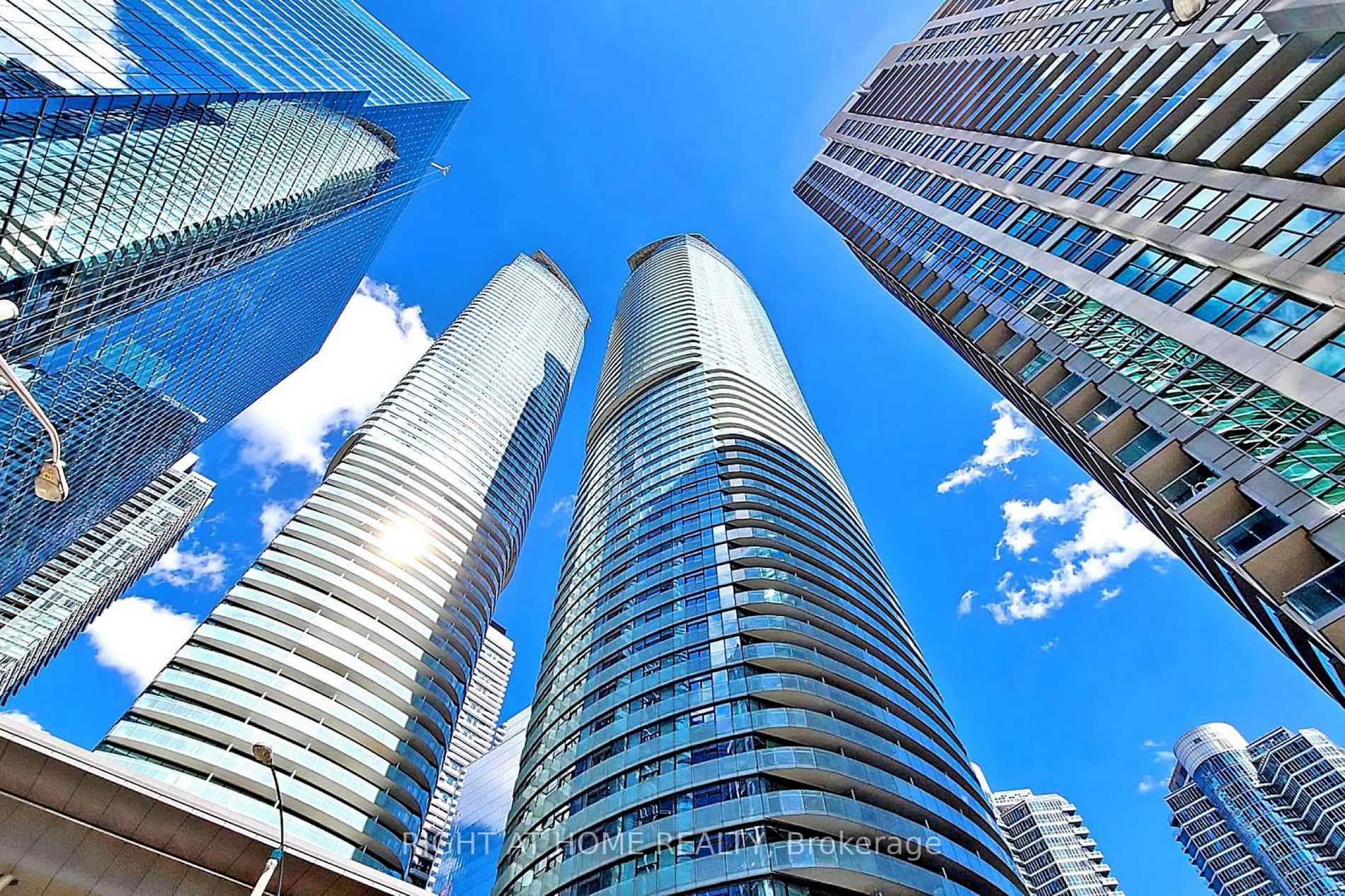 12 York St 2406