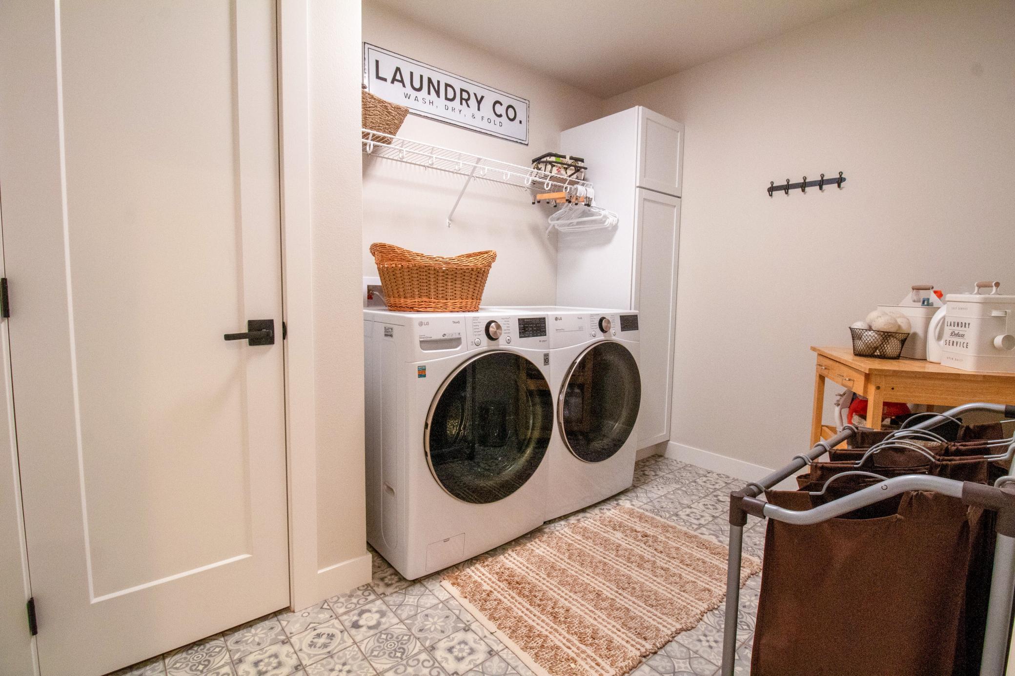 8825 Meadowlark Parkway