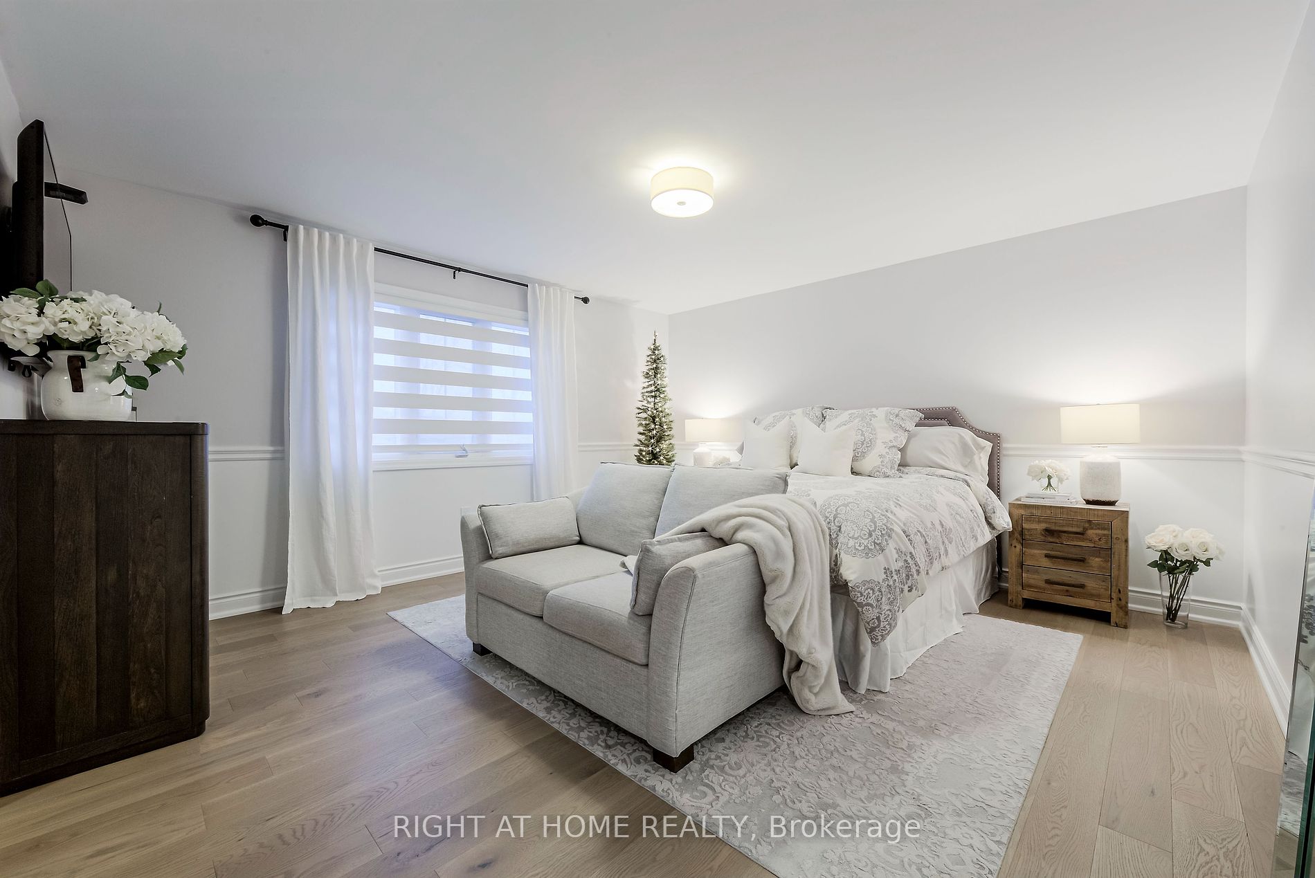 10 Little Rouge Circ