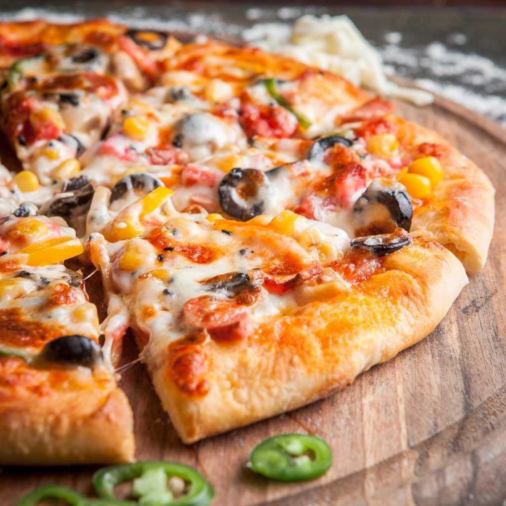 Profitable gourmet pizza & pasta restaurant located in a high-traffic plaza within a thriving residential community, offering excellent footfall, strong repeat clientele, and outstanding Google ratings. This turn-key operation features modern leasehold improvements, seating for approximately 35 guests, premium equipment including a double-deck pizza oven and walk-in cooler, plus a strong social media presence. Total monthly rent including operating costs, with 5 years remaining on the lease plus a 5-year renewal option. PLEASE DO NOT APPROACH STAFF OR VISIT THE BUSINESS WITHOUT AN APPOINTMENT.