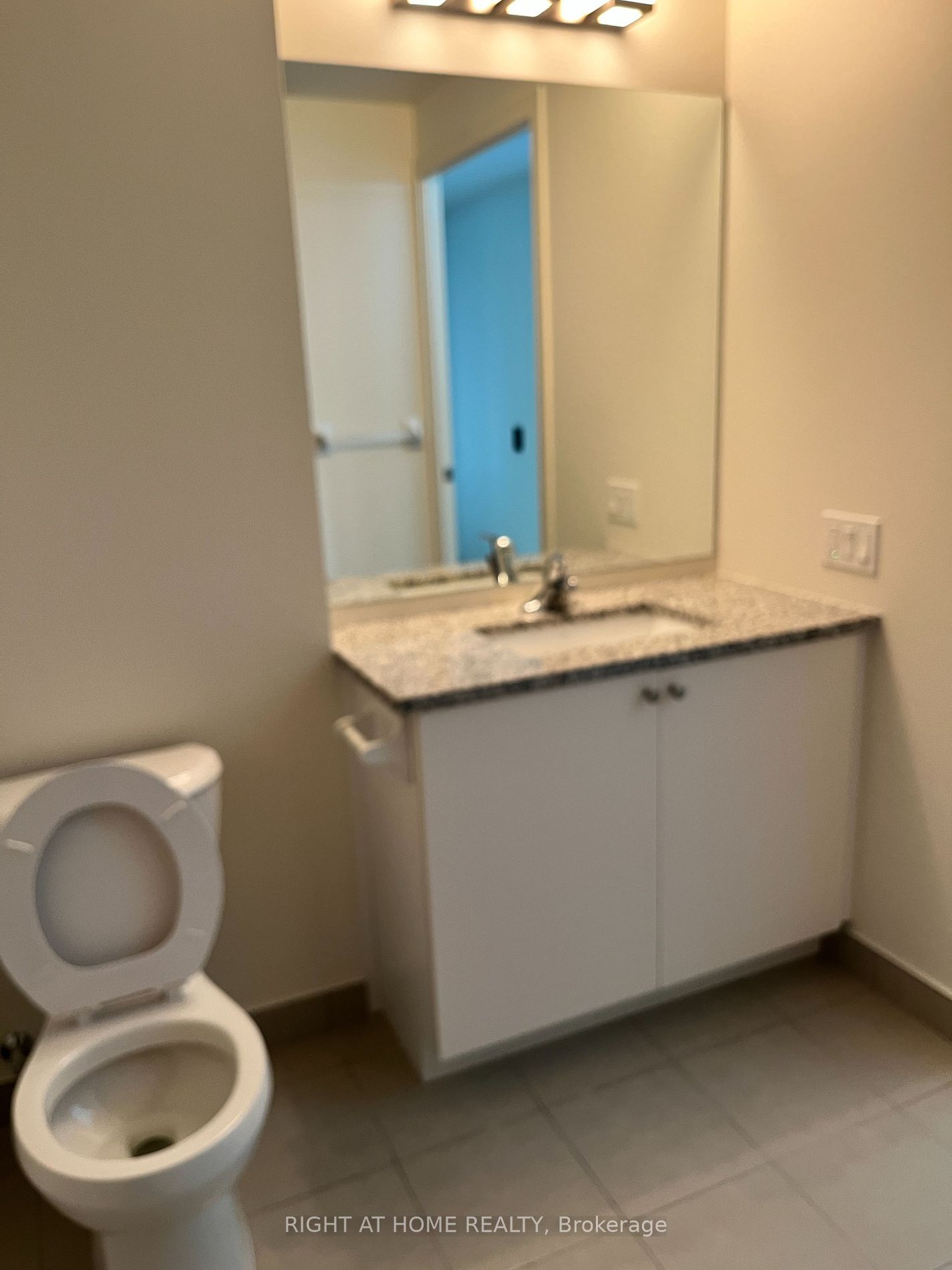 4955 Yonge St 2906
