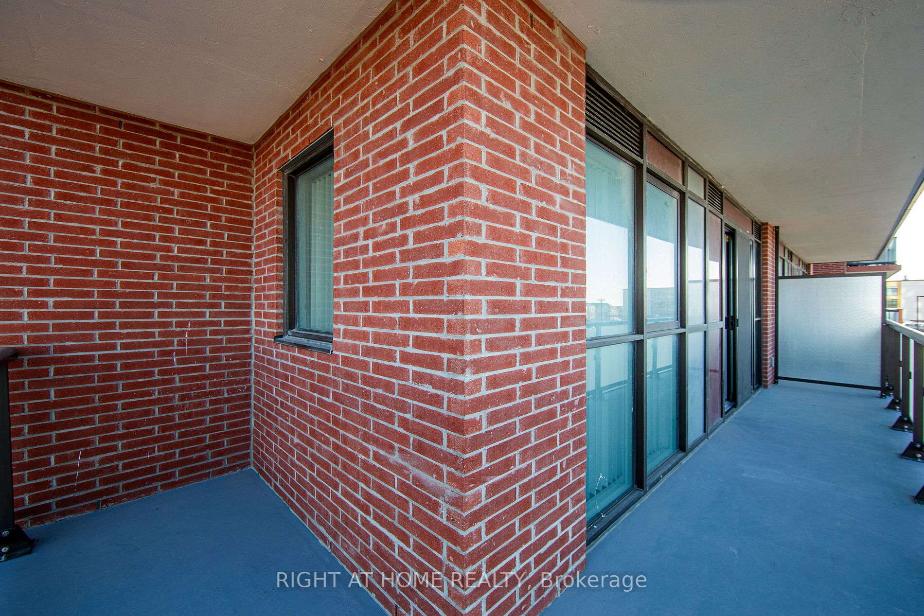 2550 N Simcoe St 438,000
