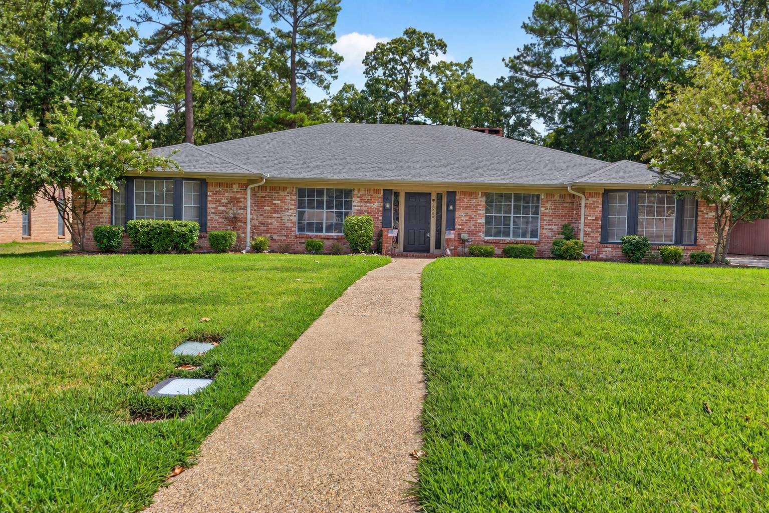2308 Kentucky Dr.