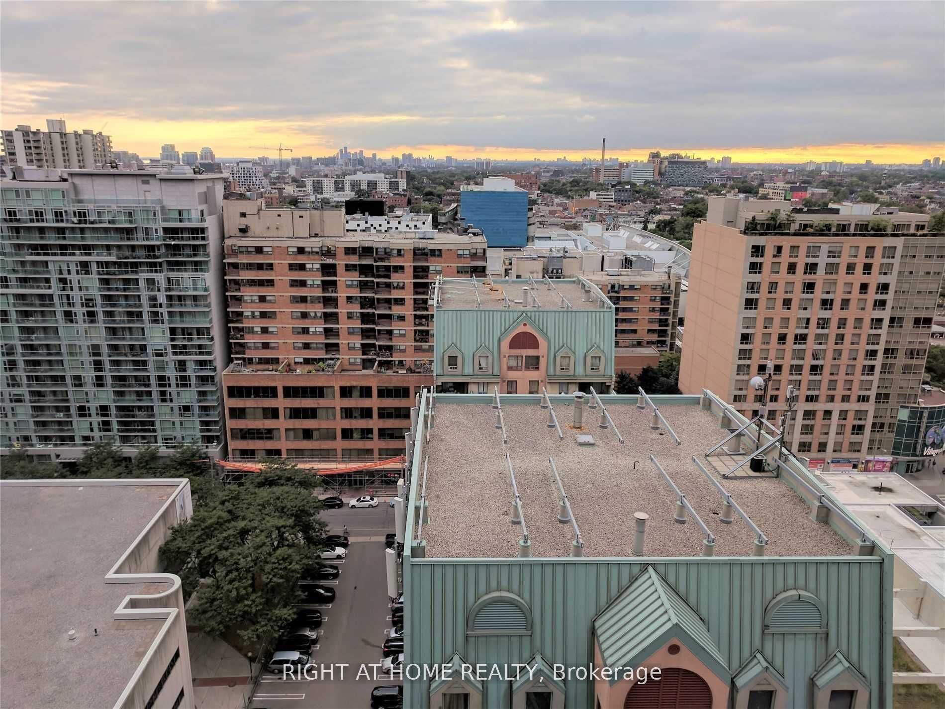 426 University Ave 1802