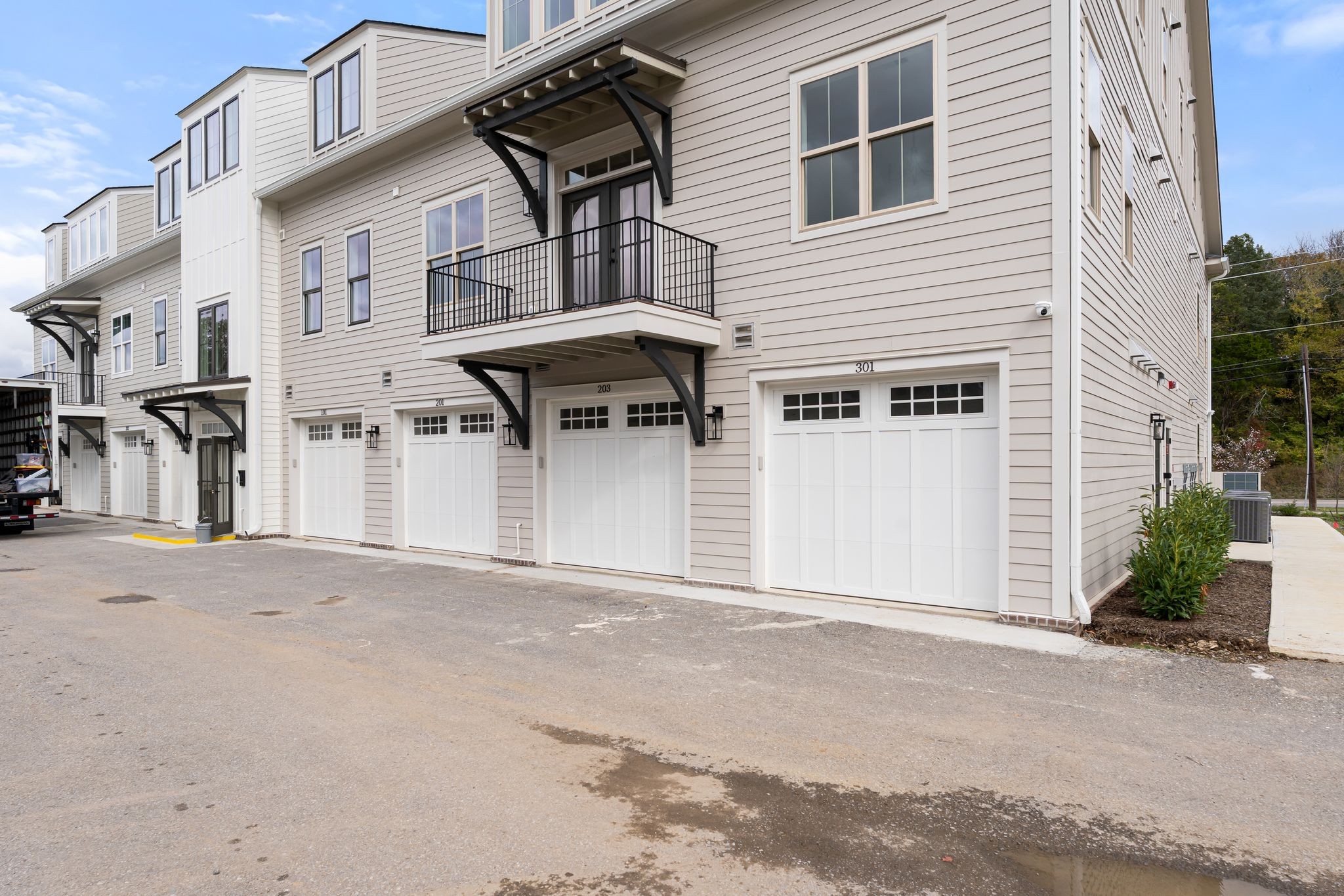 2002 Gildridge Dr 203