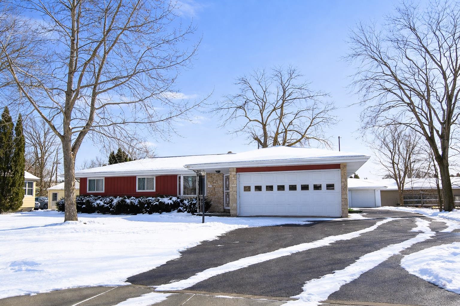 1905 Roosevelt Avenue