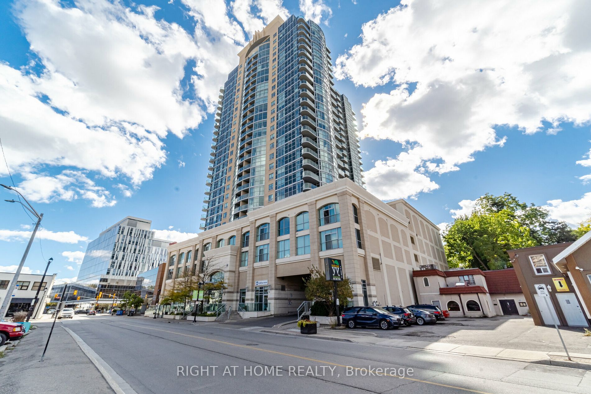 9 N George St 1303