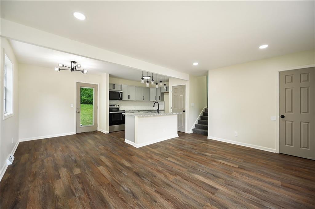 8032 Ne San Rafael Drive