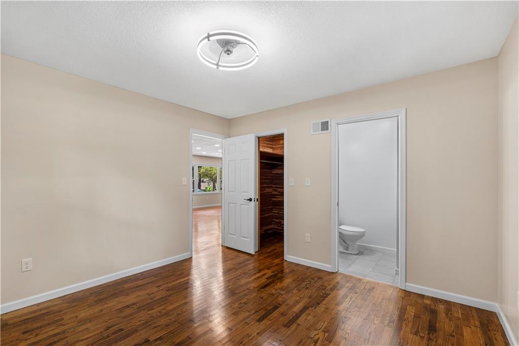 115 W Walnut Street