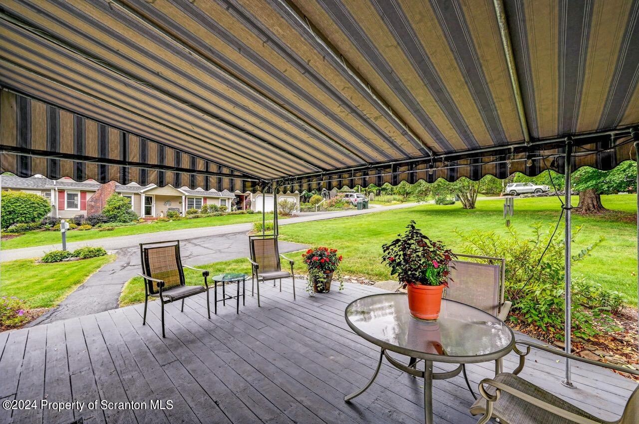 400 Montrose Avenue L113