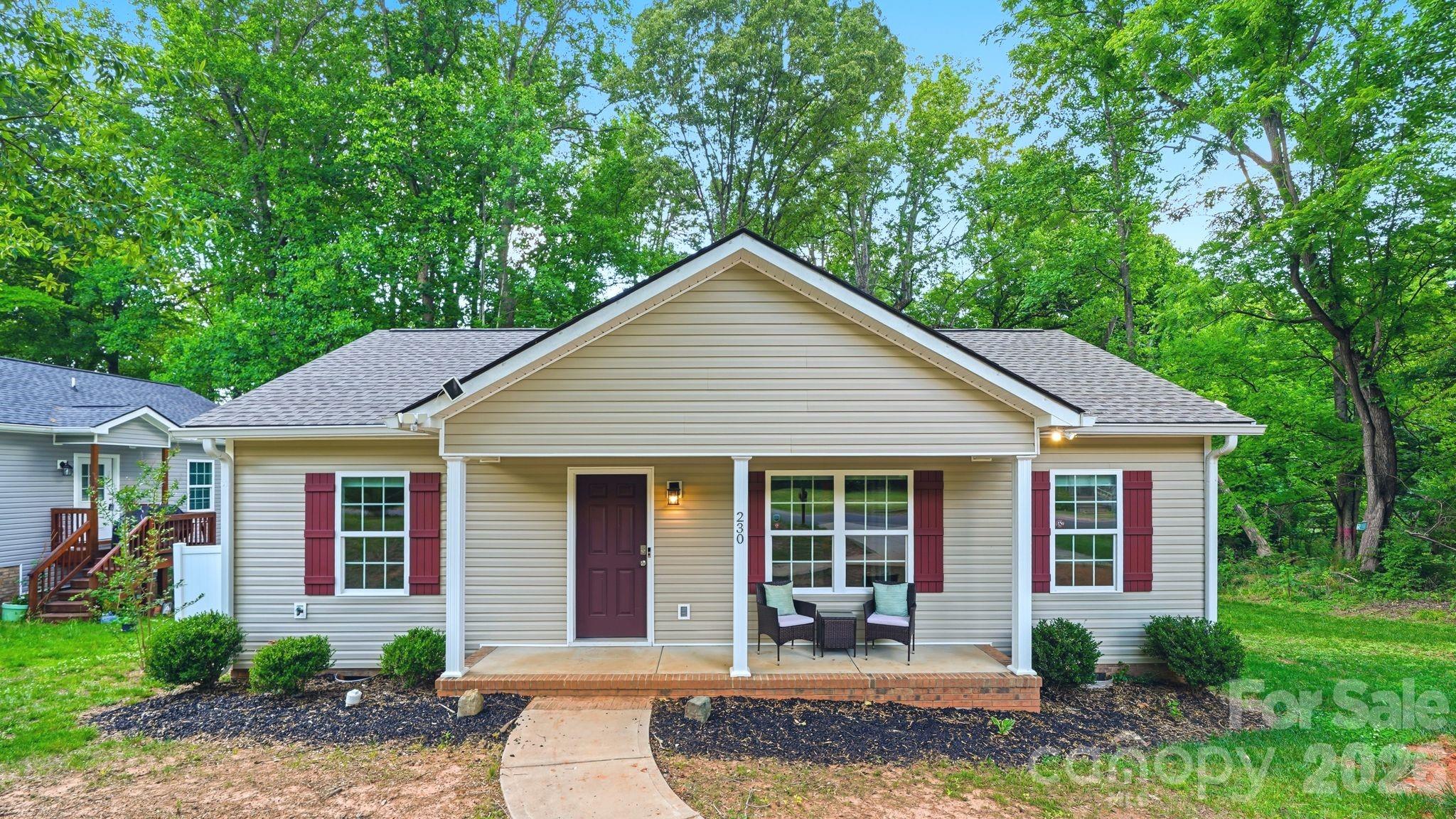 Why wait for new construction when this move-in ready, like new, beauty built in 2022 is waiting for you?  This one-owner 3-bedroom, 2-bath home feels like new with fresh paint and a clean modern interior.  The stylish kitchen features white kitchen cabinets, granite countertops and plenty of workspace. Step outside to enjoy a private wooded backyard, with a large rear deck-perfect for entertaining.  The home backs up to the Boyd Hill Recreation Center, which allows for easy access to disc golf, basketball courts, pickleball courts, baseball fields and fitness facilities.  Convenient to schools, shopping, dining and more.