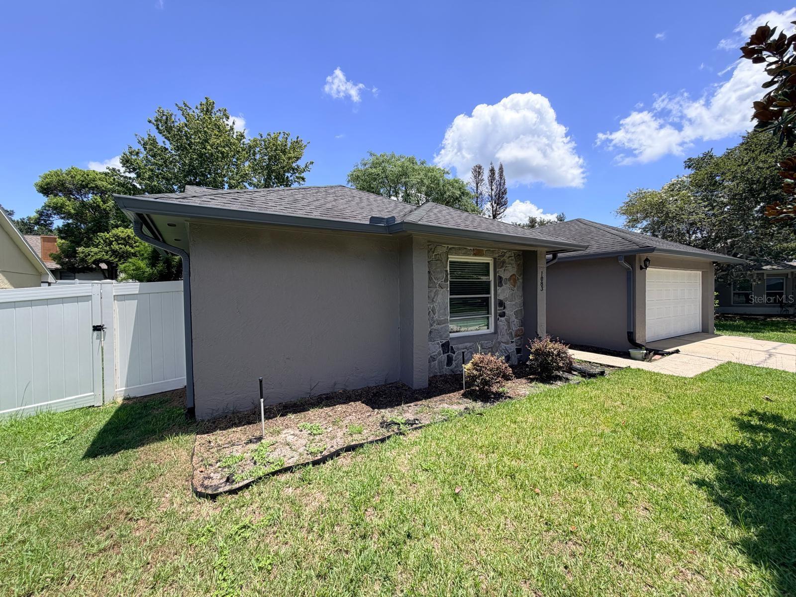 1083 Beckstrom Dr