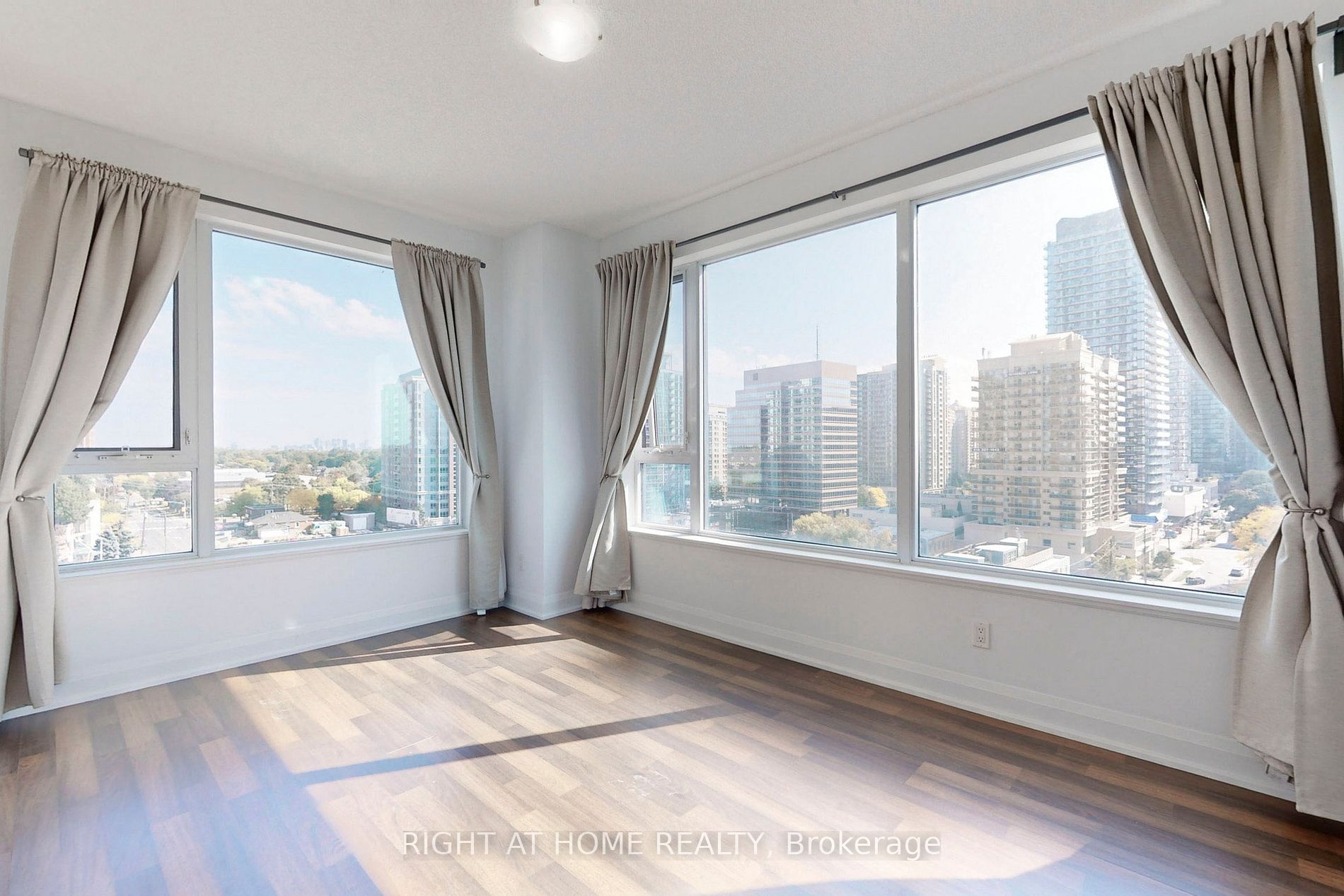 68 Canterbury Pl 902