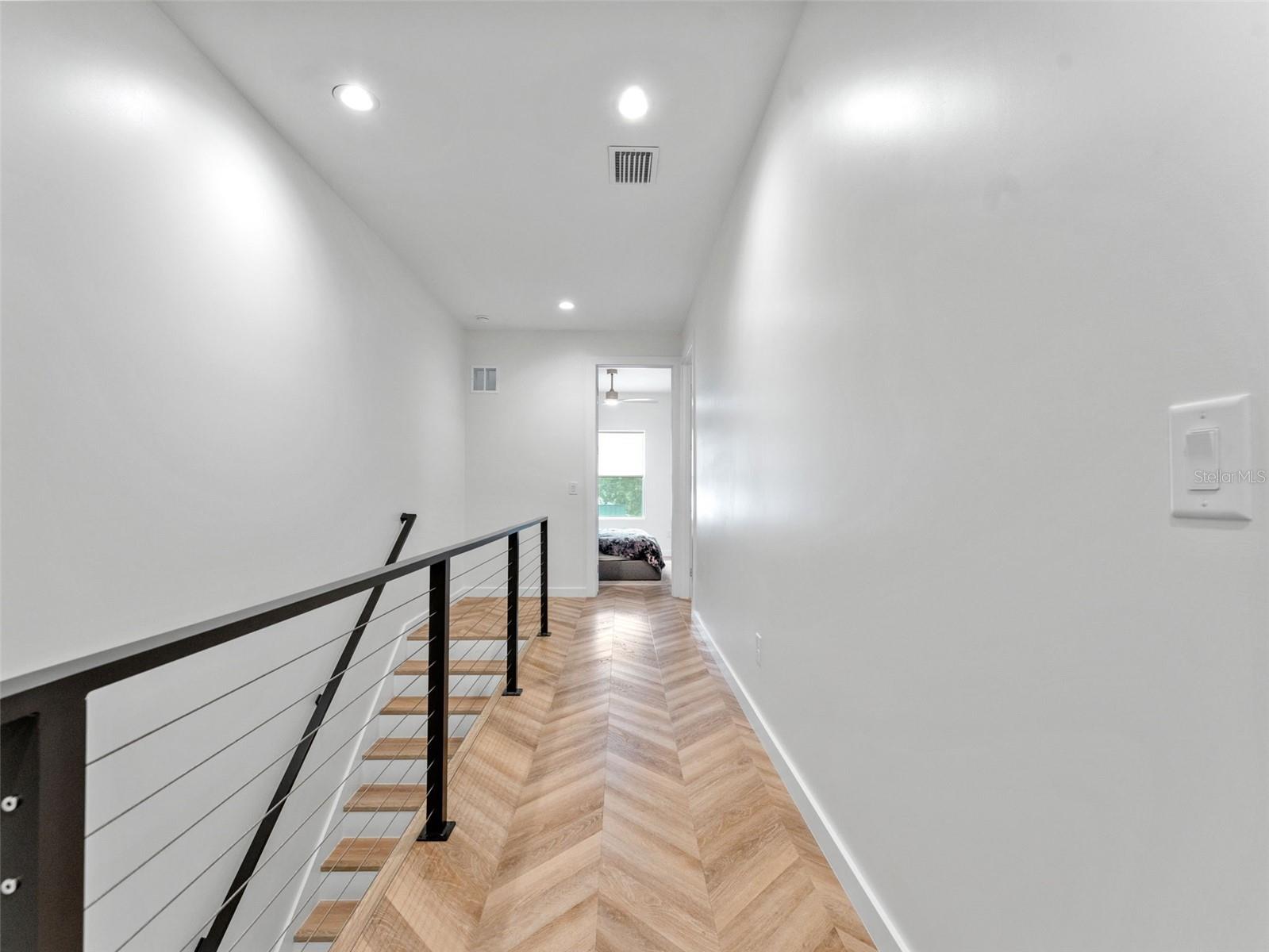 102 W Adalee Street 4