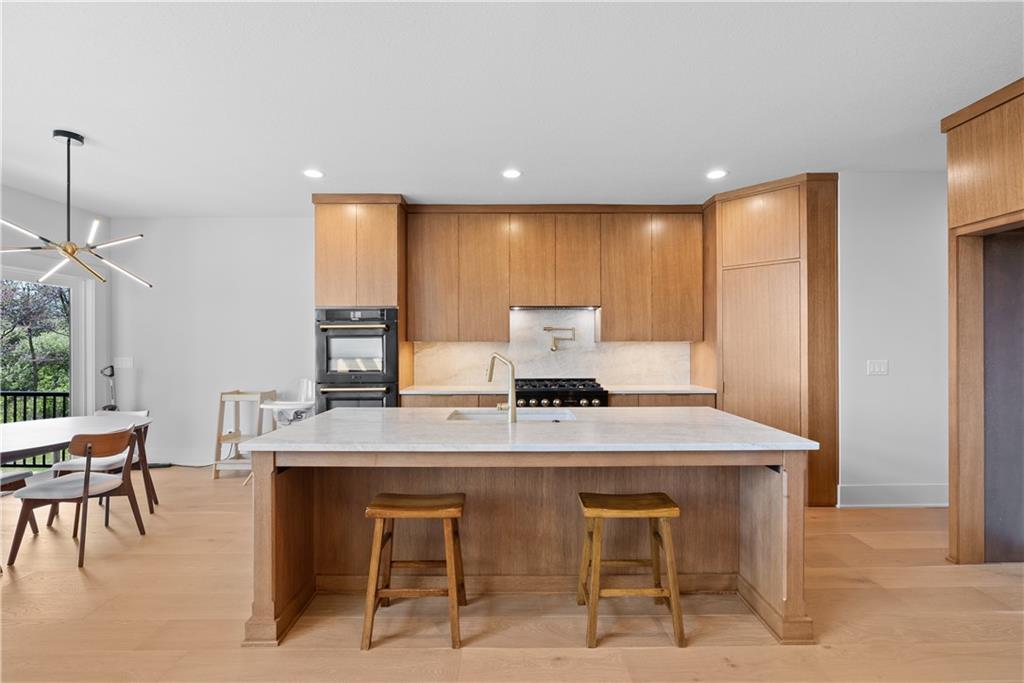 4 Broken Arrow Court