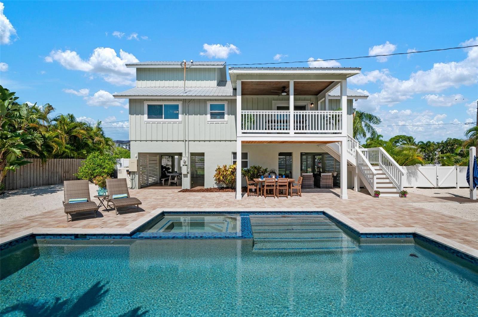 301 Iris Street