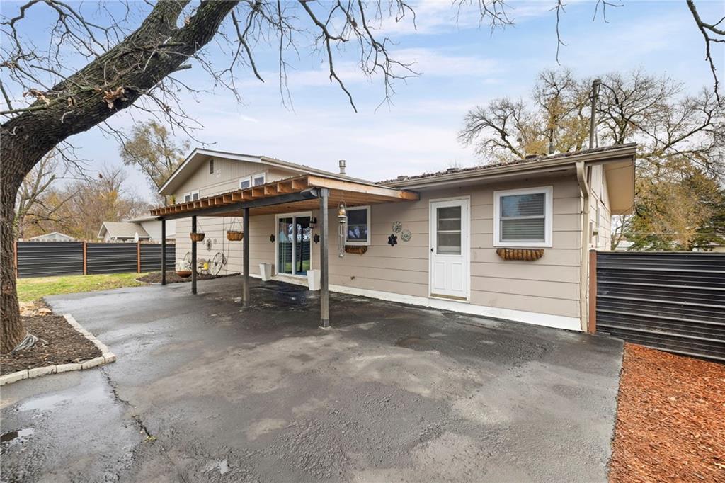 211 N Lincoln Street