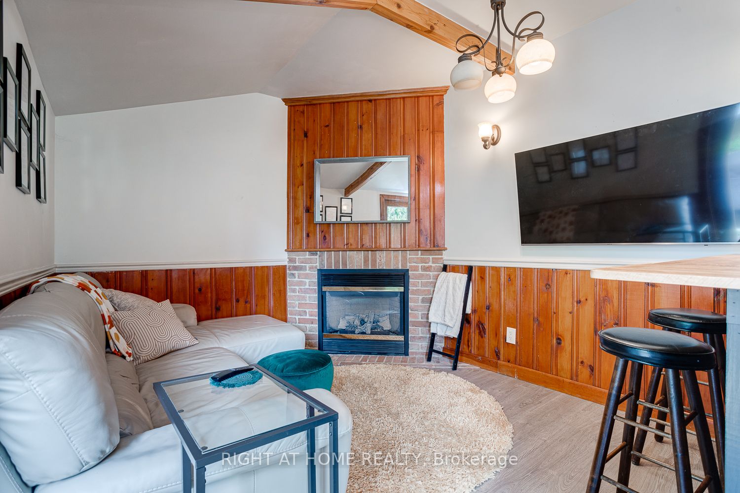 15474 Simcoe St