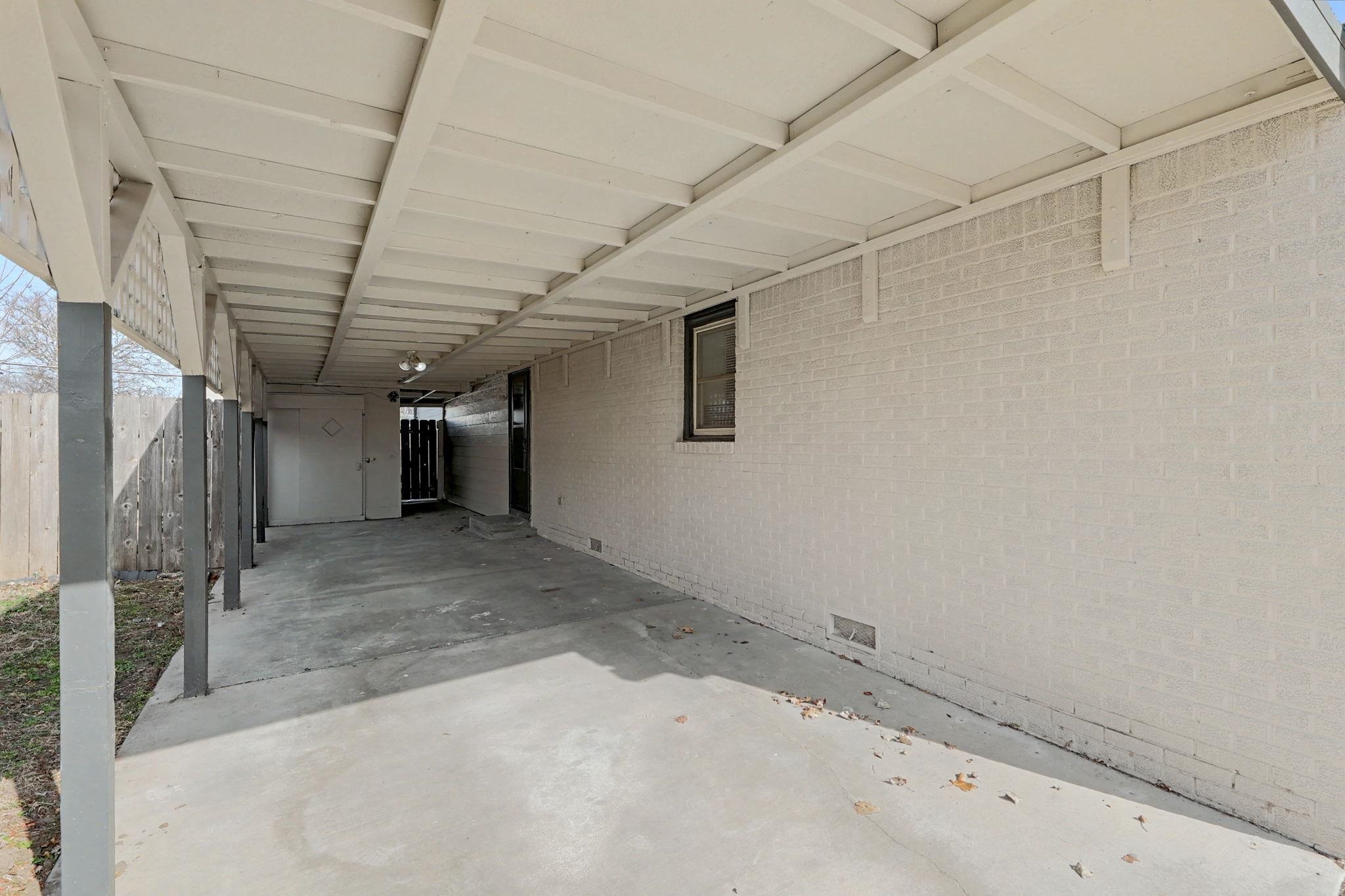 2222 W Greenfield St