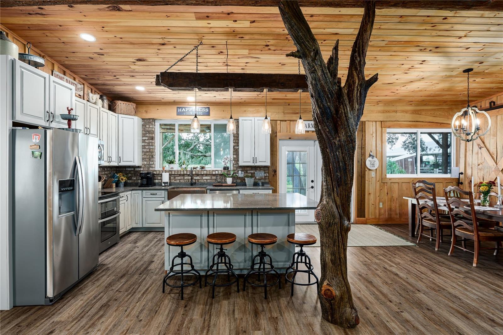 1126 & 1144 County Road 665