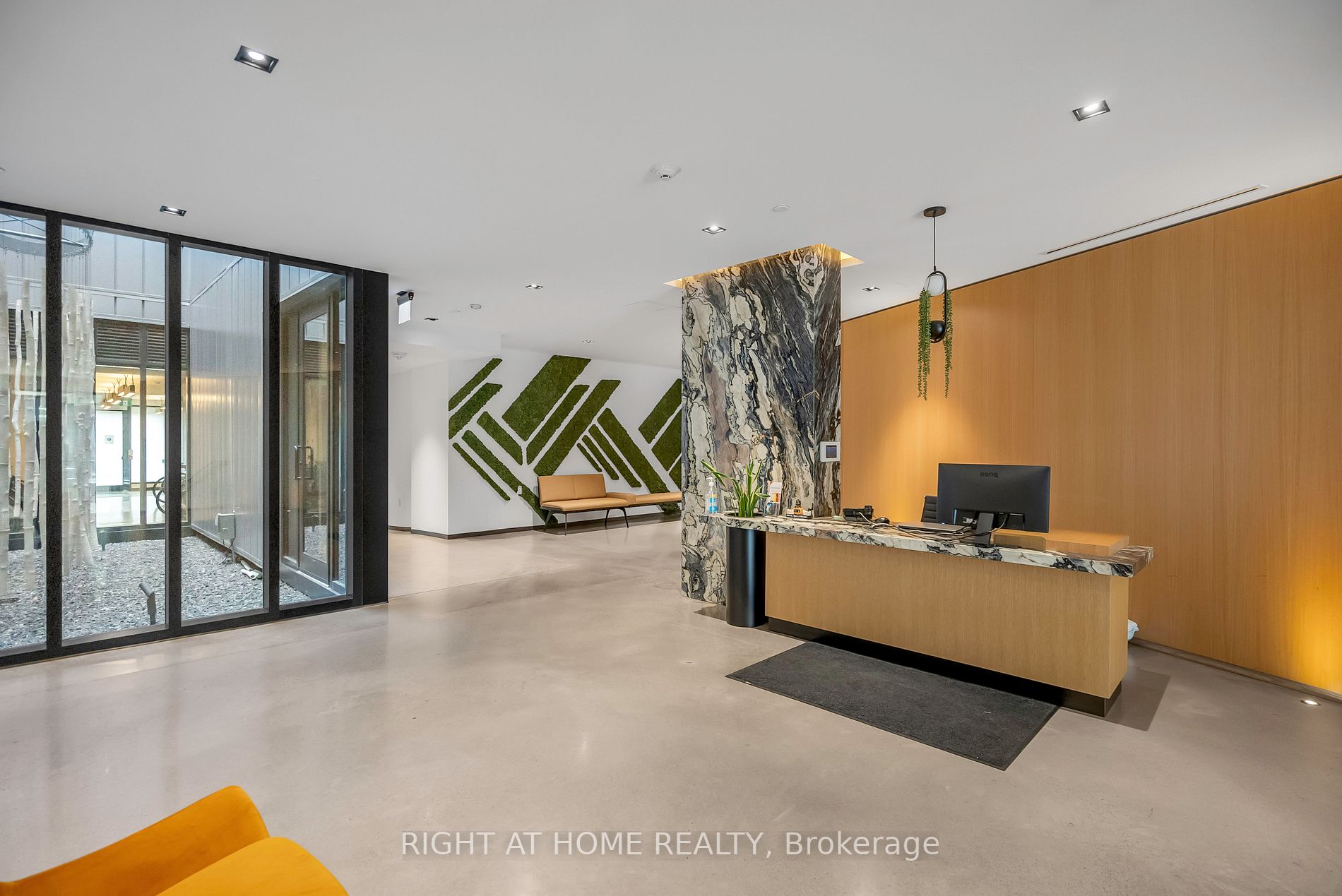 41 Dovercourt Rd 906