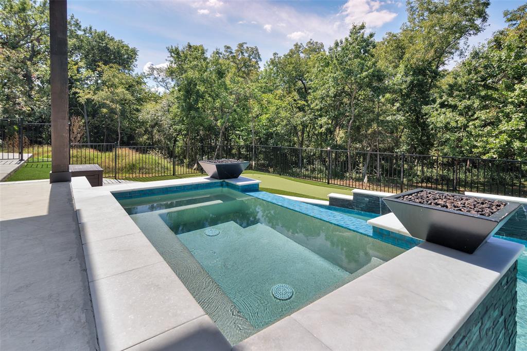 931 Waterloo Lake Drive