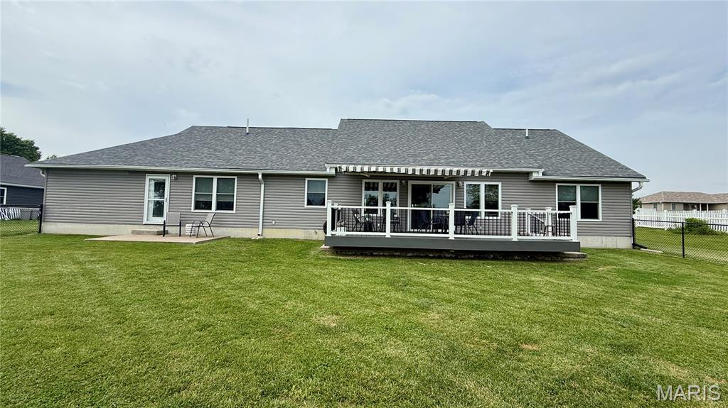 11214 W Lakeshore Drive