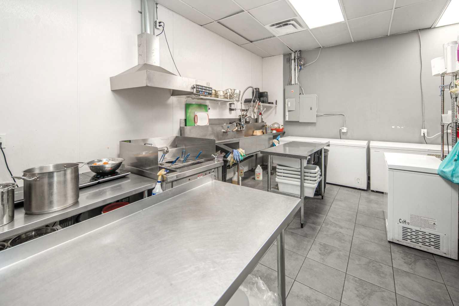 2111 Centre Street NW