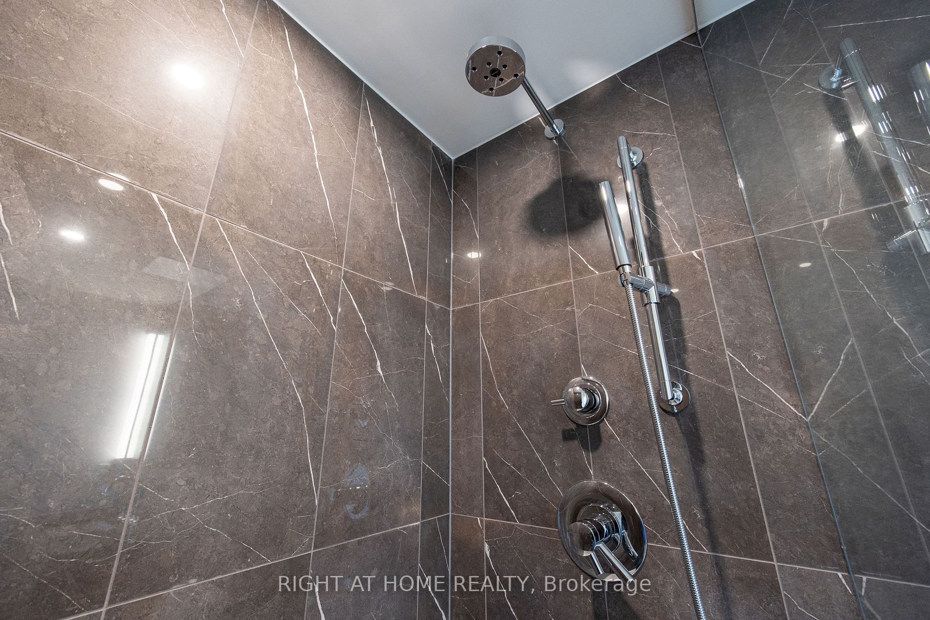 35 S Mercer St 2309