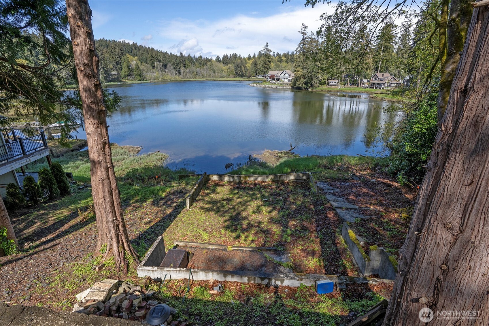 5911 Lagoon Lane NW