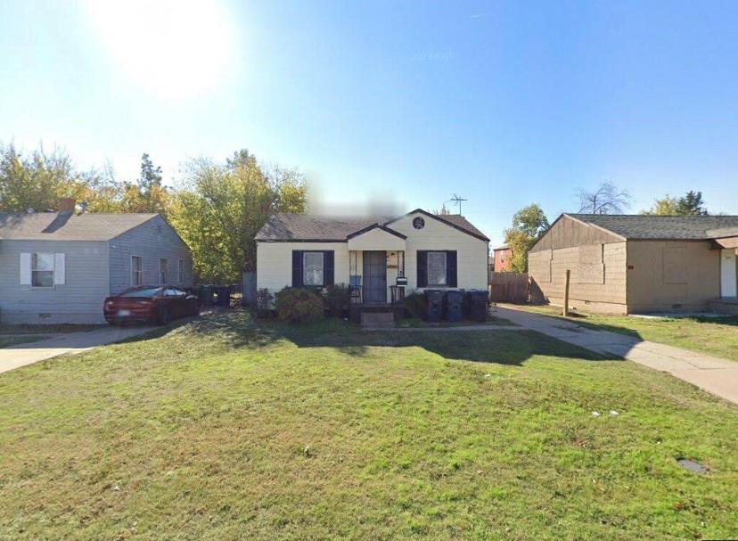 This cute bungalow sits between May Ave and N Brookline in OKC, a very popular area with restaurants and conveniently within walking distance of the district schools.  The home has 3 bedroooms, 1 bath and a nice size backroom that could be a dining area or 2nd living.  Seller is selling as is.