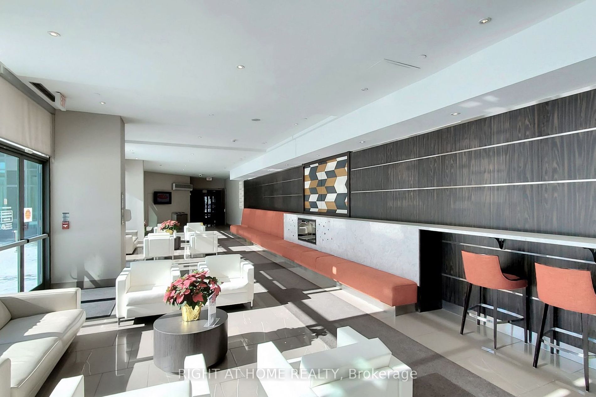 373 W Front St 2808