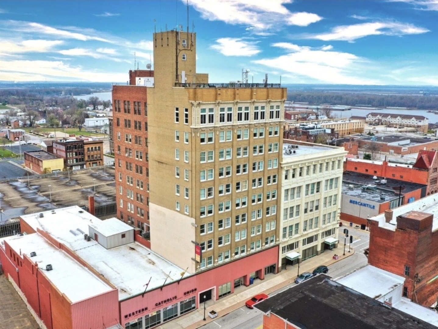 510 Maine Street 812-824