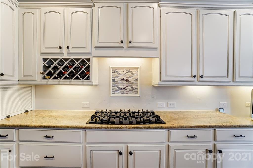 12058 Pelican Court