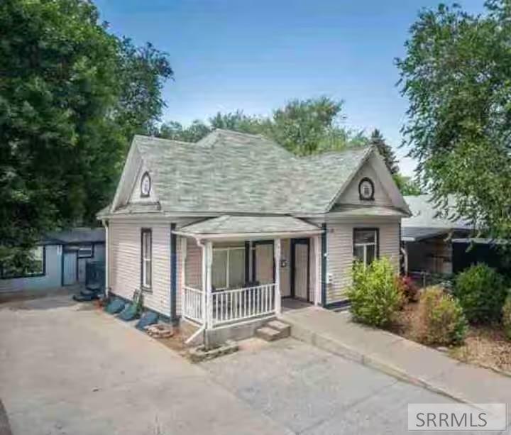 936 E Center Street